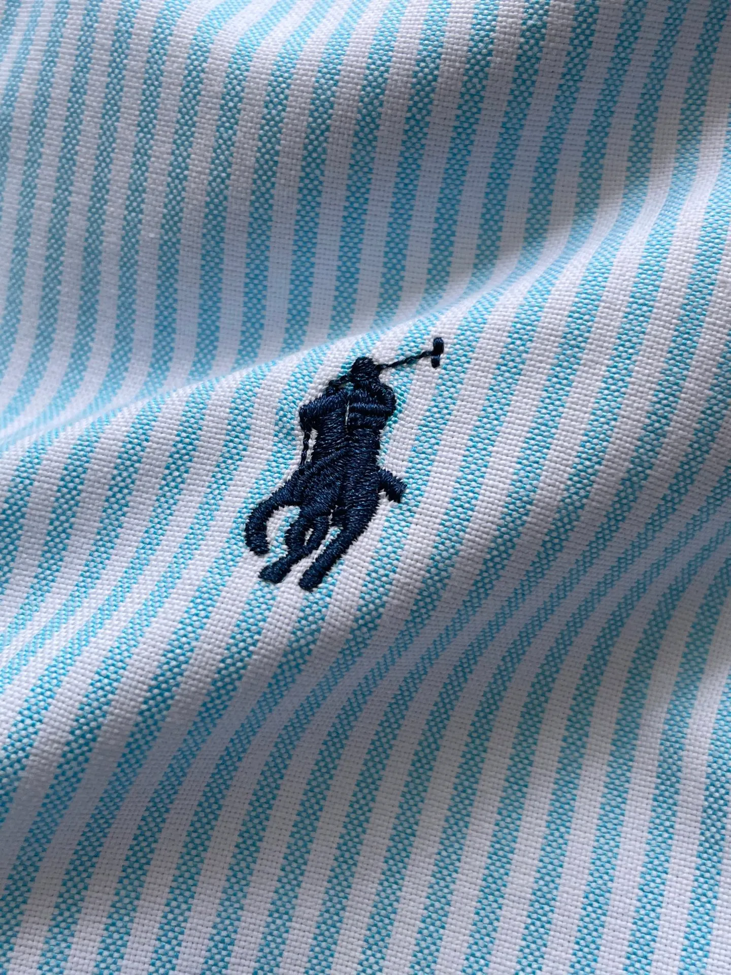 P220 🌸🌸🌸 POLO Ralph Lauren [High Quality] Classic shirt! The classic casual shirt made of pure cotton Oxford cloth has a unique design. It has a simple, clean and classic silhouette design. It is a versatile style that can be switched at will. The fabric feels soft and delicate, highly breathable, and is close to the skin and comfortable to wear. It can be worn alone as an inner layer. Its versatile performance is beyond your imagination! The upper body of the ready-to-wear is simple and classic yet elegant! Size:M-XXL